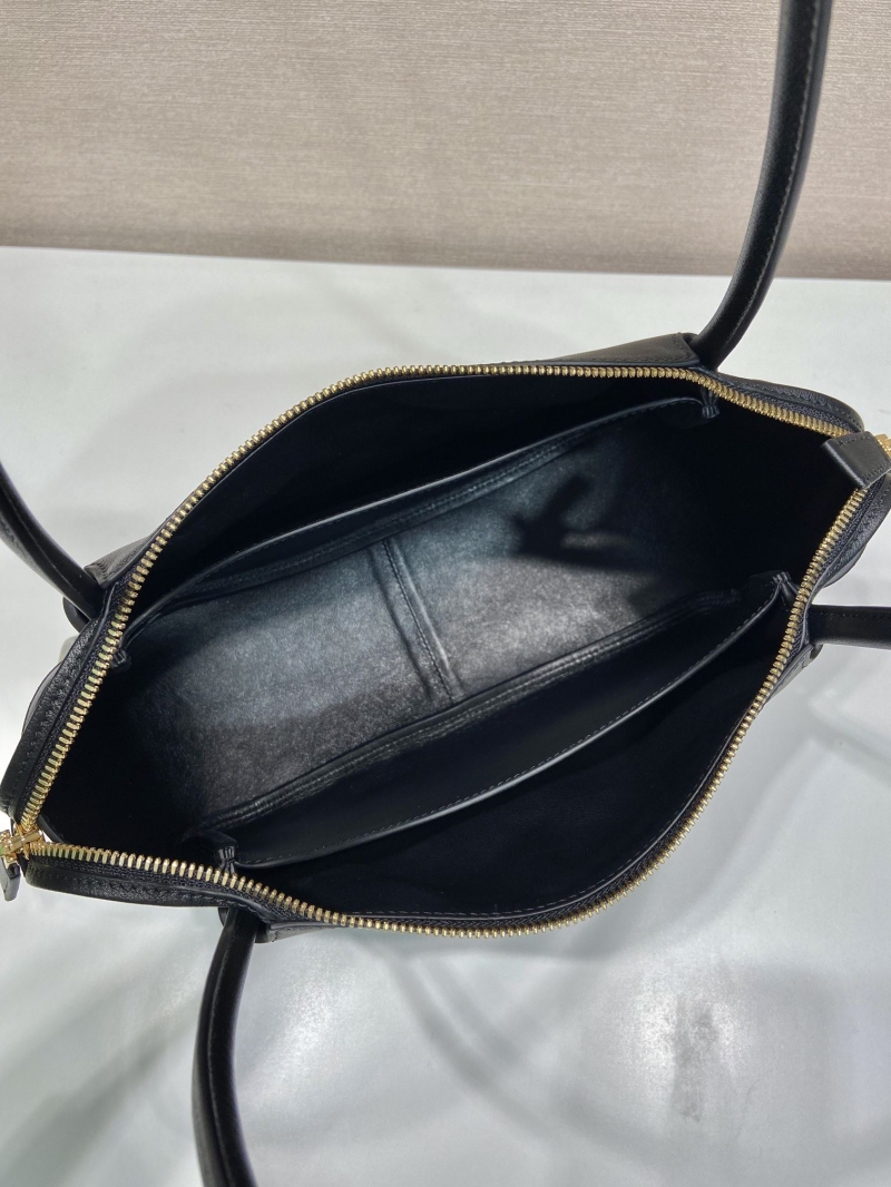 Pra*a top handle bags